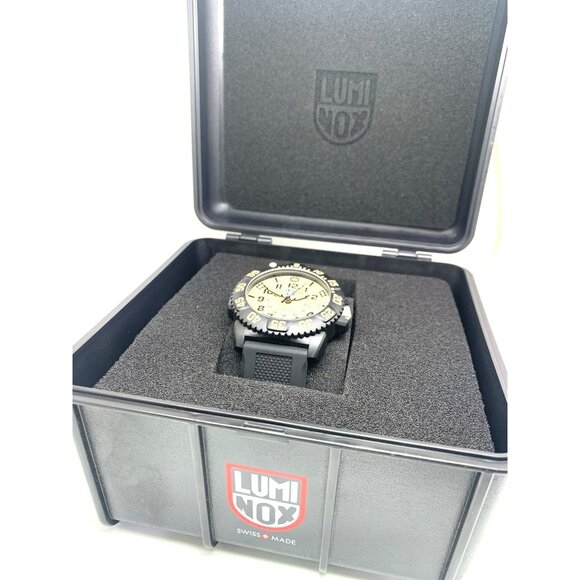 Luminox Men's Watch X2.2055 Sea Lion Navy Seal Swiss Quartz Black Rubber 44mm - Picture 3 of 14